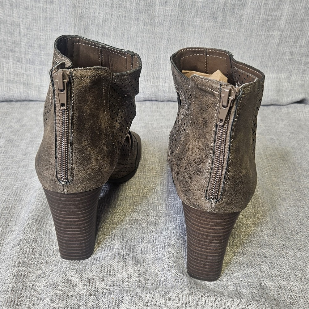 Maurices Trixie Cut brown shimmer stacked heel ankle‎ booties.  Womens Size 9w ? - Picture 7 of 13